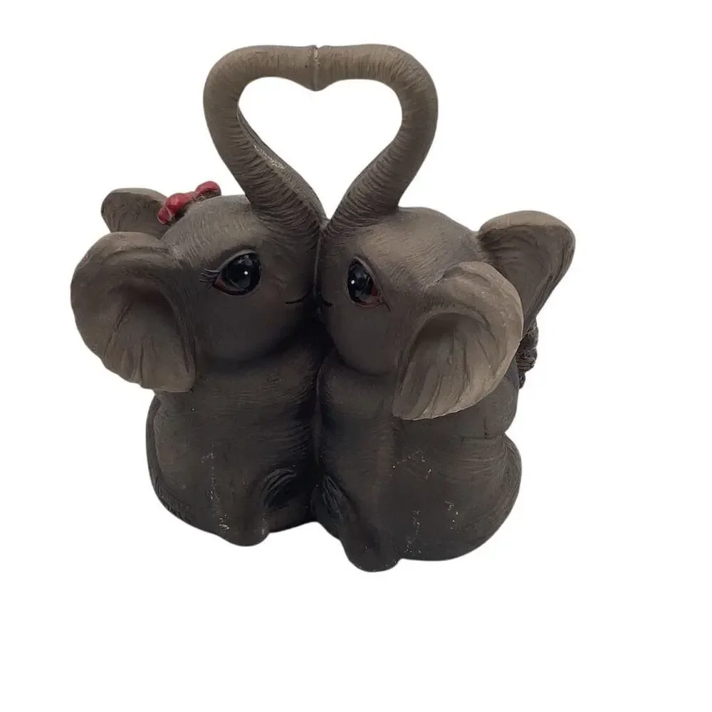 Loving‎ Elephant Couple Figurine 